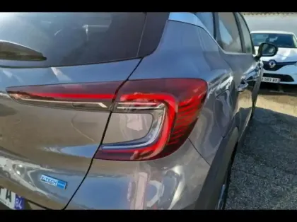 Photo 13 Renault Captur  1.6 E-Tech hybride 145ch Intens -21