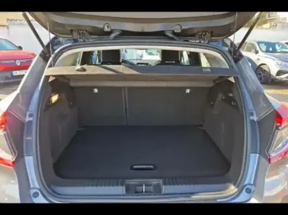 Photo 11 Renault Captur  1.6 E-Tech hybride 145ch Intens -21