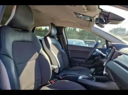 Photo 9 Renault Captur  1.6 E-Tech hybride 145ch Intens -21