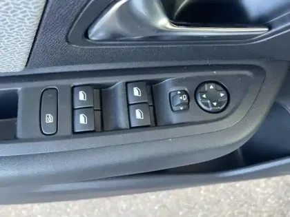 Photo 9 Citroën C4  PureTech 130ch S&S Shine Pack EAT8