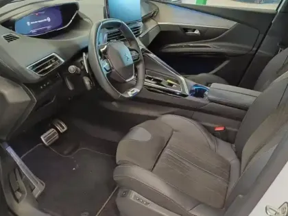 Photo 12 Peugeot 5008  Hybrid 136ch GT e-DCS6