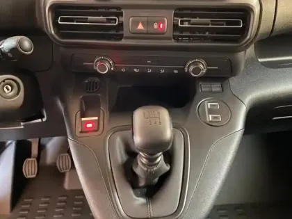 Photo 11 Peugeot Partner  Fourgon M Diesel 130ch Manuelle