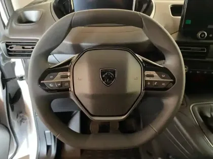 Photo 10 Peugeot Partner  Fourgon M Diesel 130ch Manuelle