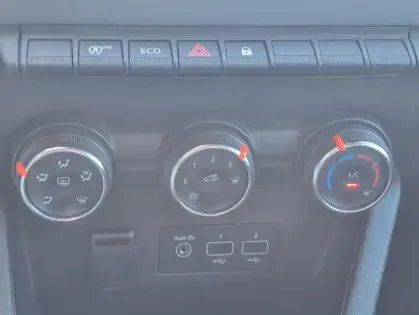 Photo 8 Renault Clio Société V Air Nav Blue dCi 85