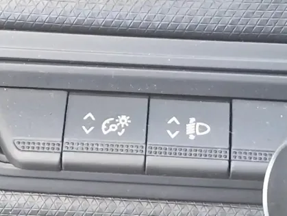 Photo 7 Renault Clio Société V Air Nav Blue dCi 85