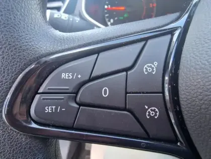 Photo 12 Renault Clio Société V Air Nav Blue dCi 85