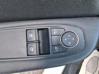 Photo 20 Renault Clio Société V Air Nav Blue dCi 85