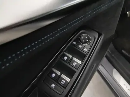 Photo 19 Renault Austral E-Tech hybrid 200 Techno esprit Alpine