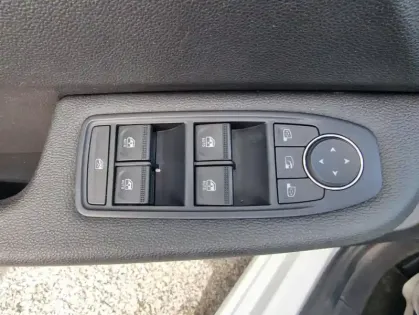 Photo 21 Renault Clio Gén. V (BJA) Ph2 Evolution 5