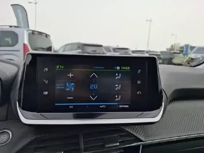 Photo 20 Peugeot 208  Electrique 50 kWh 136ch