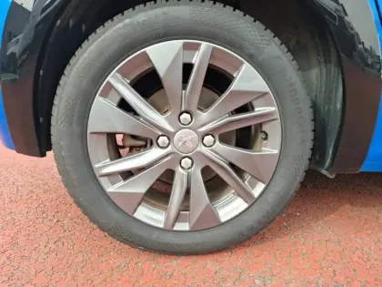 Photo 12 Peugeot 208  Electrique 50 kWh 136ch