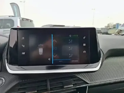 Photo 24 Peugeot 208  Electrique 50 kWh 136ch