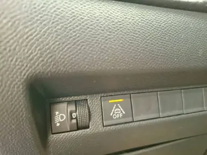 Photo 19 Peugeot 208  Electrique 50 kWh 136ch