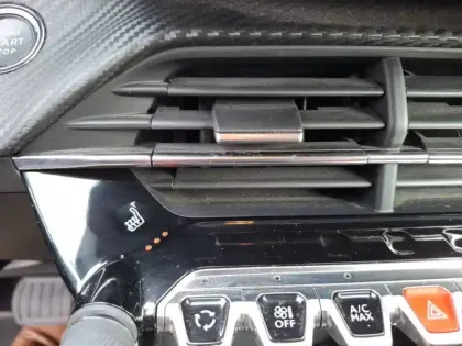 Photo 22 Peugeot 208  Electrique 50 kWh 136ch