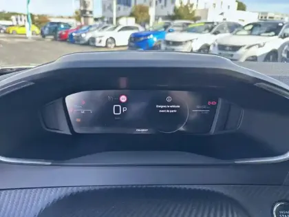 Photo 9 Peugeot 2008  Hybrid 136 e-DCS6