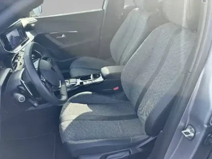 Photo 10 Peugeot 2008  Hybrid 136 e-DCS6