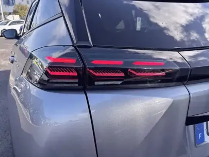 Photo 16 Peugeot 2008  Hybrid 136 e-DCS6