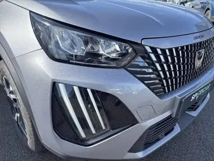 Photo 15 Peugeot 2008  Hybrid 136 e-DCS6