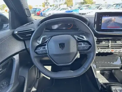 Photo 8 Peugeot 2008  Hybrid 136 e-DCS6