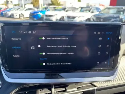 Photo 18 Peugeot 2008  Hybrid 136 e-DCS6