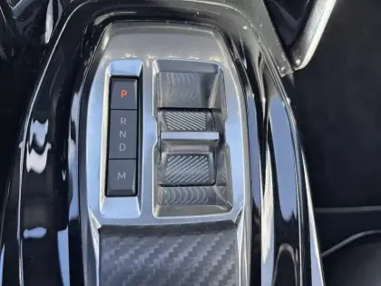 Photo 13 Peugeot 2008  Hybrid 136 e-DCS6