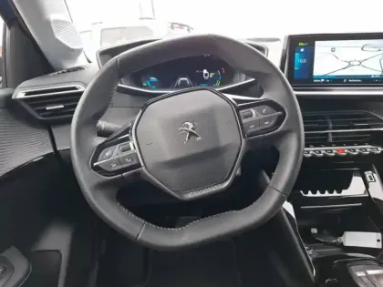 Photo 8 Peugeot 208  Electrique 50 kWh 136ch