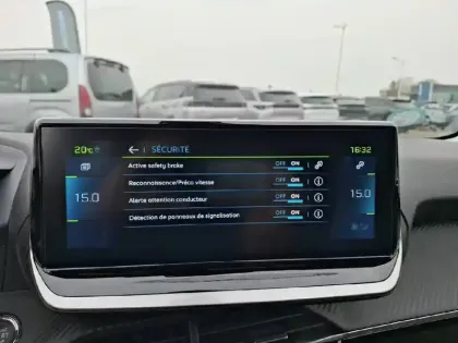 Photo 29 Peugeot 208  Electrique 50 kWh 136ch