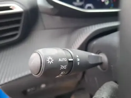 Photo 19 Peugeot 208  Electrique 50 kWh 136ch