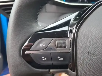 Photo 27 Peugeot 208  Electrique 50 kWh 136ch