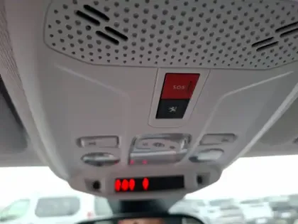 Photo 22 Peugeot 208  Electrique 50 kWh 136ch