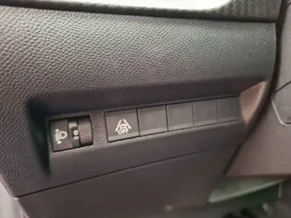 Photo 18 Peugeot 208  Electrique 50 kWh 136ch