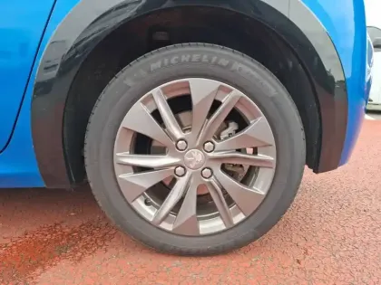 Photo 12 Peugeot 208  Electrique 50 kWh 136ch