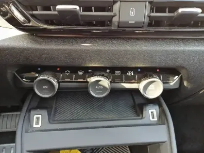 Photo 66 Citroën C4  PureTech 130 S&S EAT8