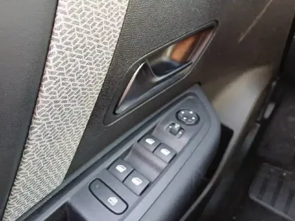 Photo 25 Citroën C4  PureTech 130 S&S EAT8