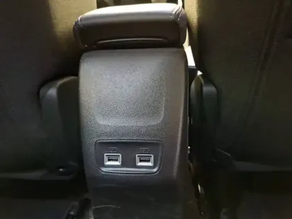 Photo 31 Peugeot 2008  PureTech 100 S&S BVM6