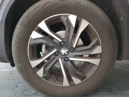 Photo 12 Peugeot 2008  PureTech 100 S&S BVM6