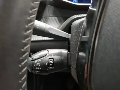 Photo 16 Peugeot 2008  PureTech 100 S&S BVM6