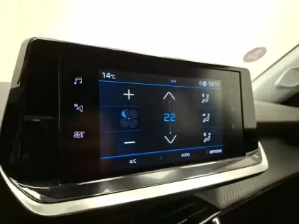 Photo 19 Peugeot 2008  PureTech 100 S&S BVM6