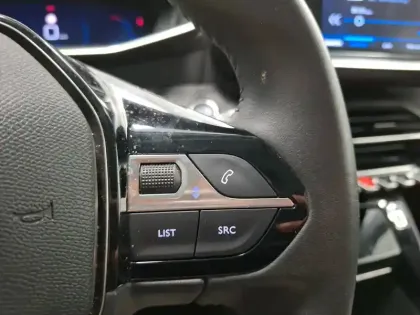 Photo 15 Peugeot 2008  PureTech 100 S&S BVM6