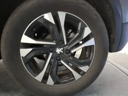 Photo 13 Peugeot 2008  PureTech 100 S&S BVM6