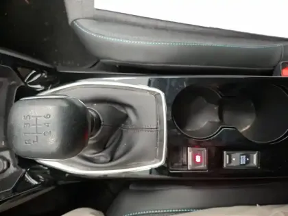 Photo 26 Peugeot 2008  PureTech 100 S&S BVM6