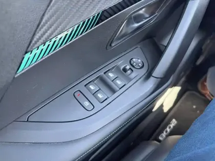 Photo 14 Peugeot 2008  BlueHDi 130 S&S EAT8