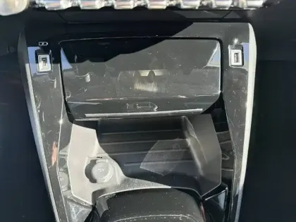 Photo 21 Peugeot 2008  BlueHDi 130 S&S EAT8