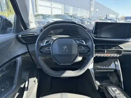 Photo 8 Peugeot 2008  BlueHDi 130 S&S EAT8