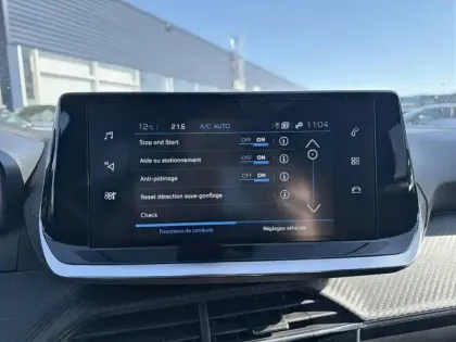 Photo 28 Peugeot 2008  BlueHDi 130 S&S EAT8