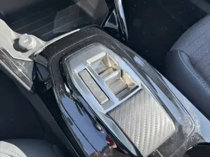 Photo 13 Peugeot 2008  BlueHDi 130 S&S EAT8