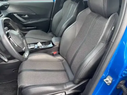 Photo 10 Peugeot 2008  Electrique 136 ch