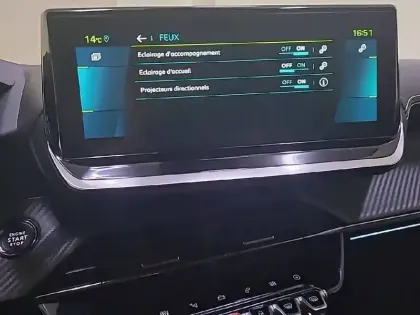 Photo 42 Peugeot 2008  Electrique 136 ch