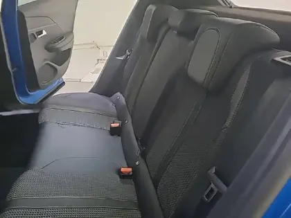 Photo 31 Peugeot 2008  Electrique 136 ch