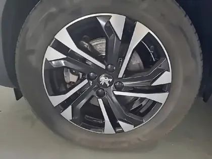 Photo 32 Peugeot 2008  Electrique 136 ch